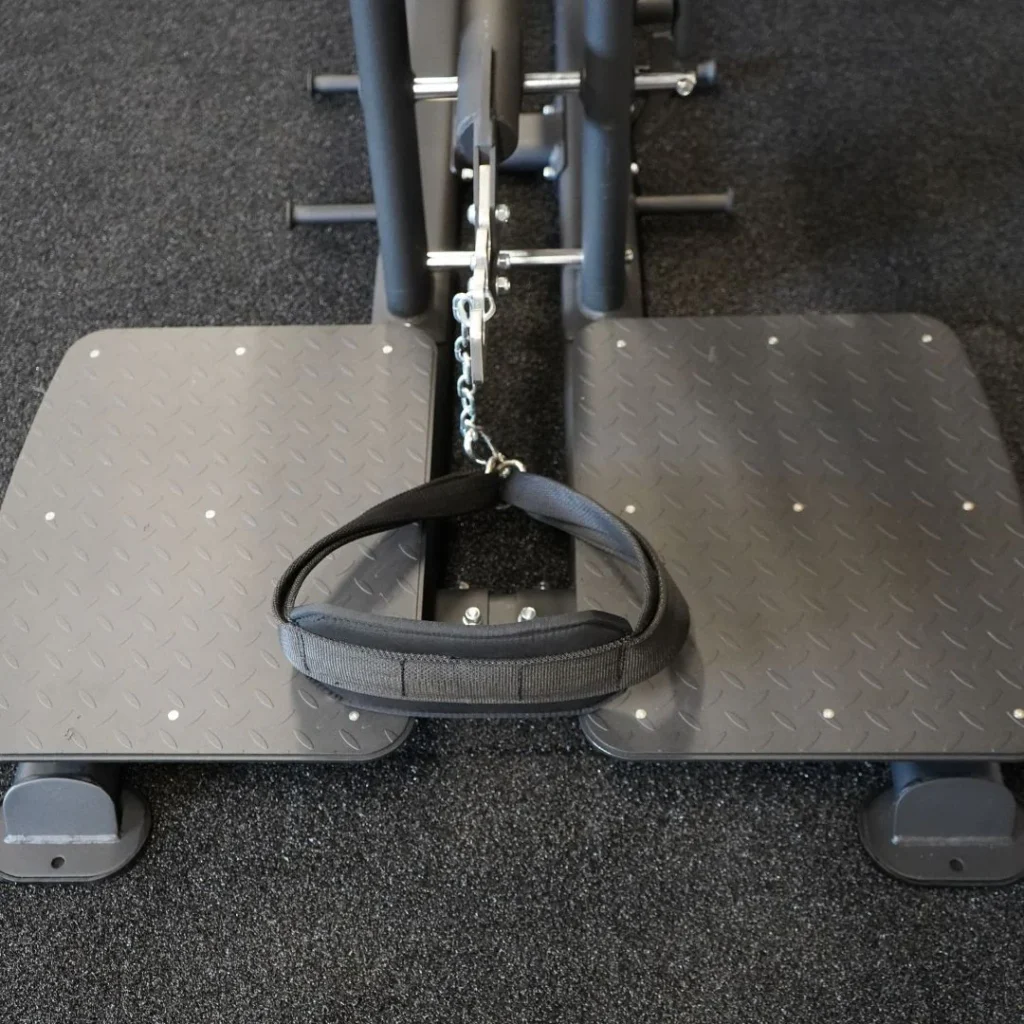 THE BELT SQUAT